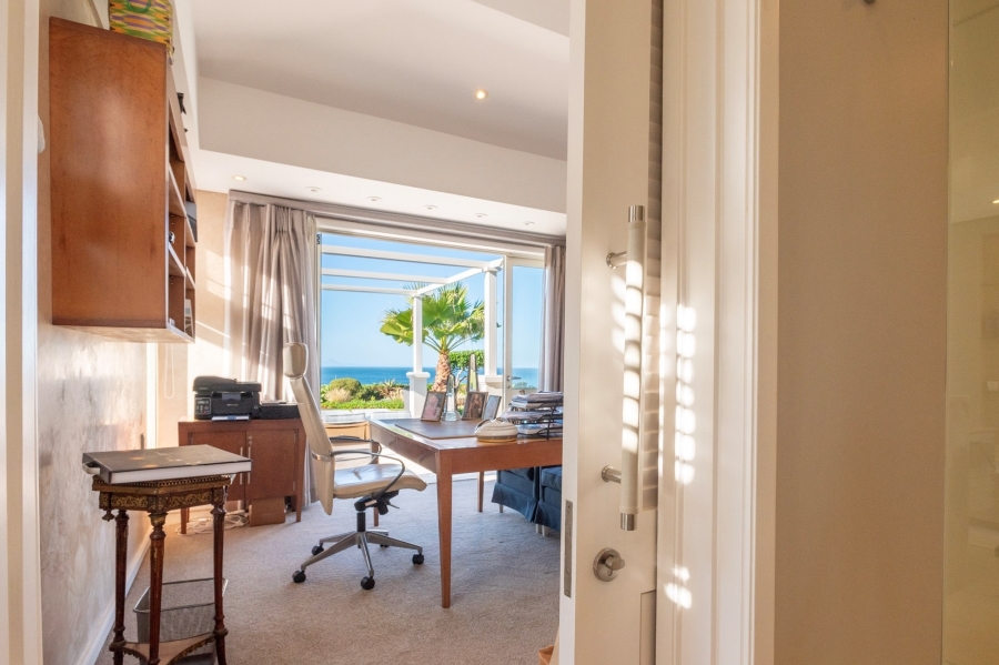 5 Bedroom Property for Sale in Whale Rock Beach Western Cape
